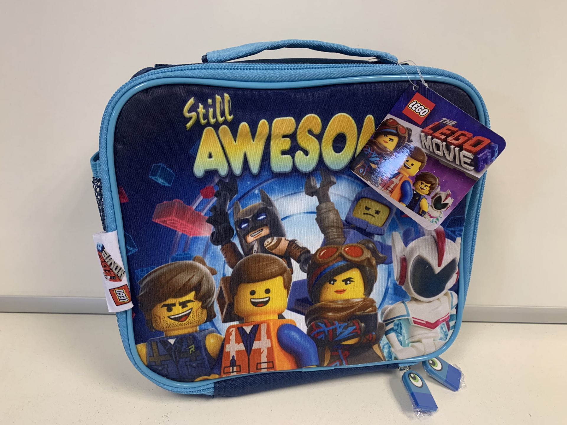 28 X BRAND NEW BOXED LEGO MOVIE 2 LUNCH BAGS BLUE IN 6 BOXES