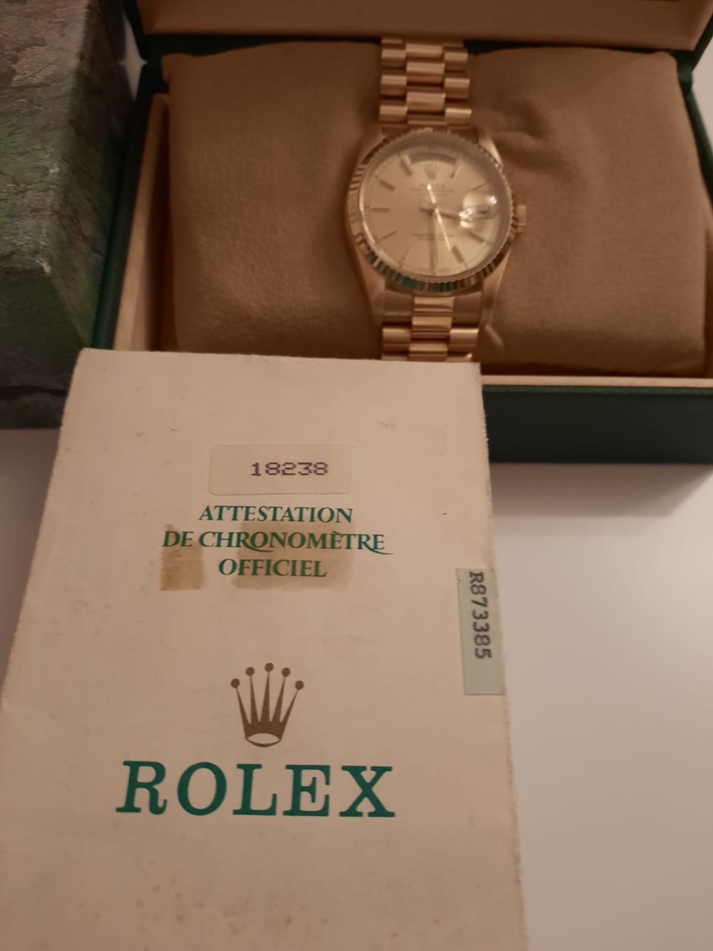 GENTS 18ct GOLD ROLEX OYSTER PERPETUAL DAY DATE WRIST WATCH WITH BOX AND PAPER WORK - Image 2 of 5
