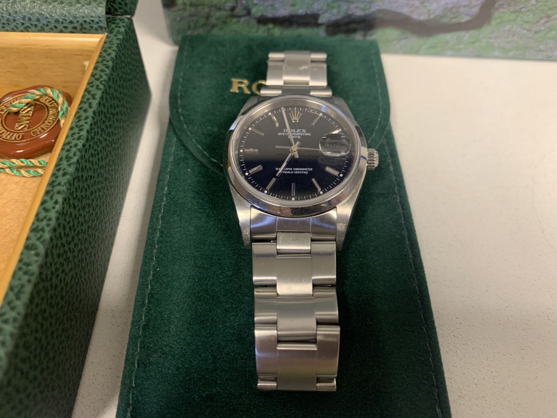 GENTS ROLEX OYSTER PERPETUAL DATE STAINLESS STEEL WRIST WATCH WITH BOX AND PAPERS - Image 2 of 12