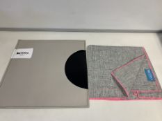 32 X BRAND NEW DATERRA PURE LINEN SET OF 2 PLACEMATS NILE BLACK HOT PINK RRP £18 EACH