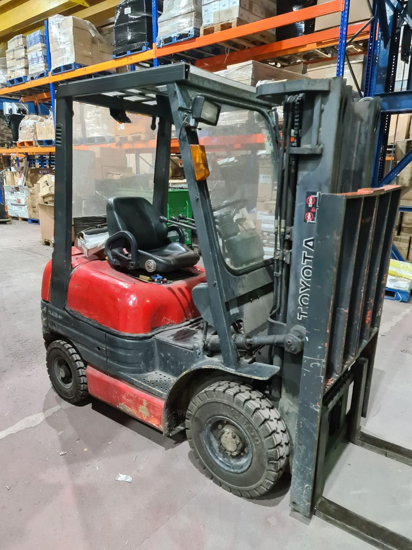 TOYOTA TRIPLE MAST CONTAINER SPEC DIESEL FORK LIFT TRUCK - Image 3 of 6