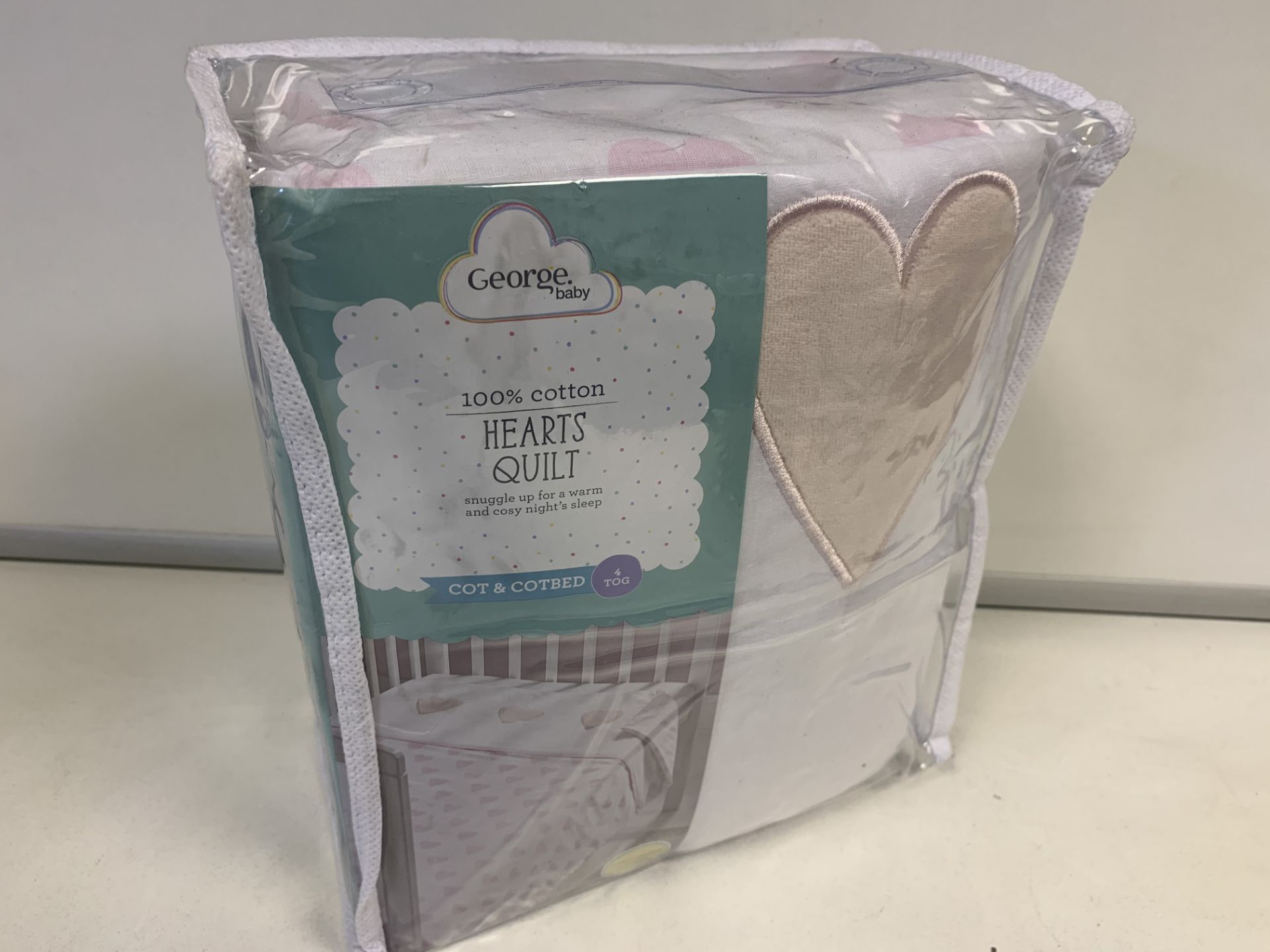 10 X BRAND NEW GEORGE BABY 100% COTTON 4 TOG COT AND COTBED HEART QUILTS IN 5 BOXES