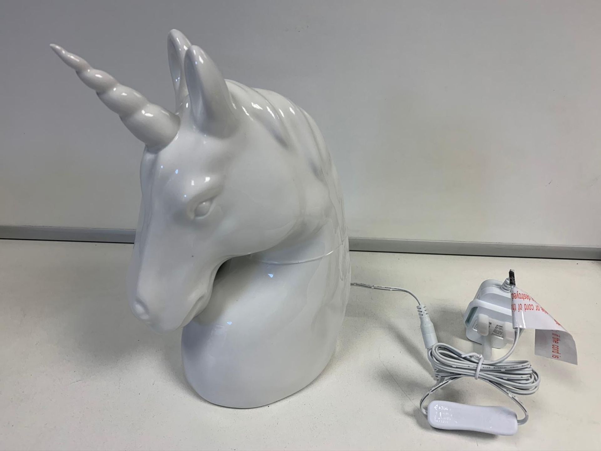 (NO VAT) 6 X BRAND NEW UNICORN LAMPS IN 3 BOXES