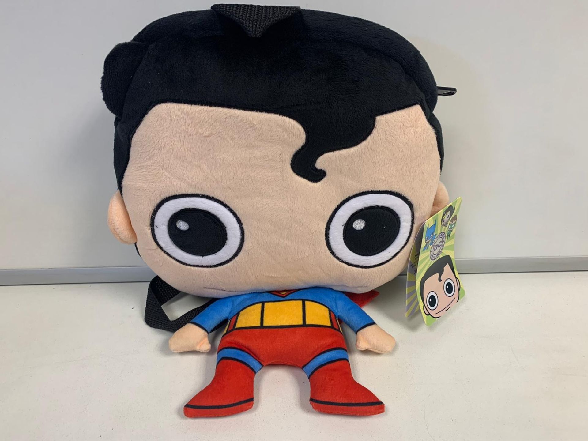 (NO VAT) 12 X BRAND NEW SUPERMAN PLUSH HEAD BACKPACKS