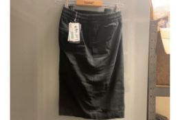 6 X BRAND NEW QUICKSILVER BLACK SHORT PANTS IN VARIOUS SIZES RRP £270