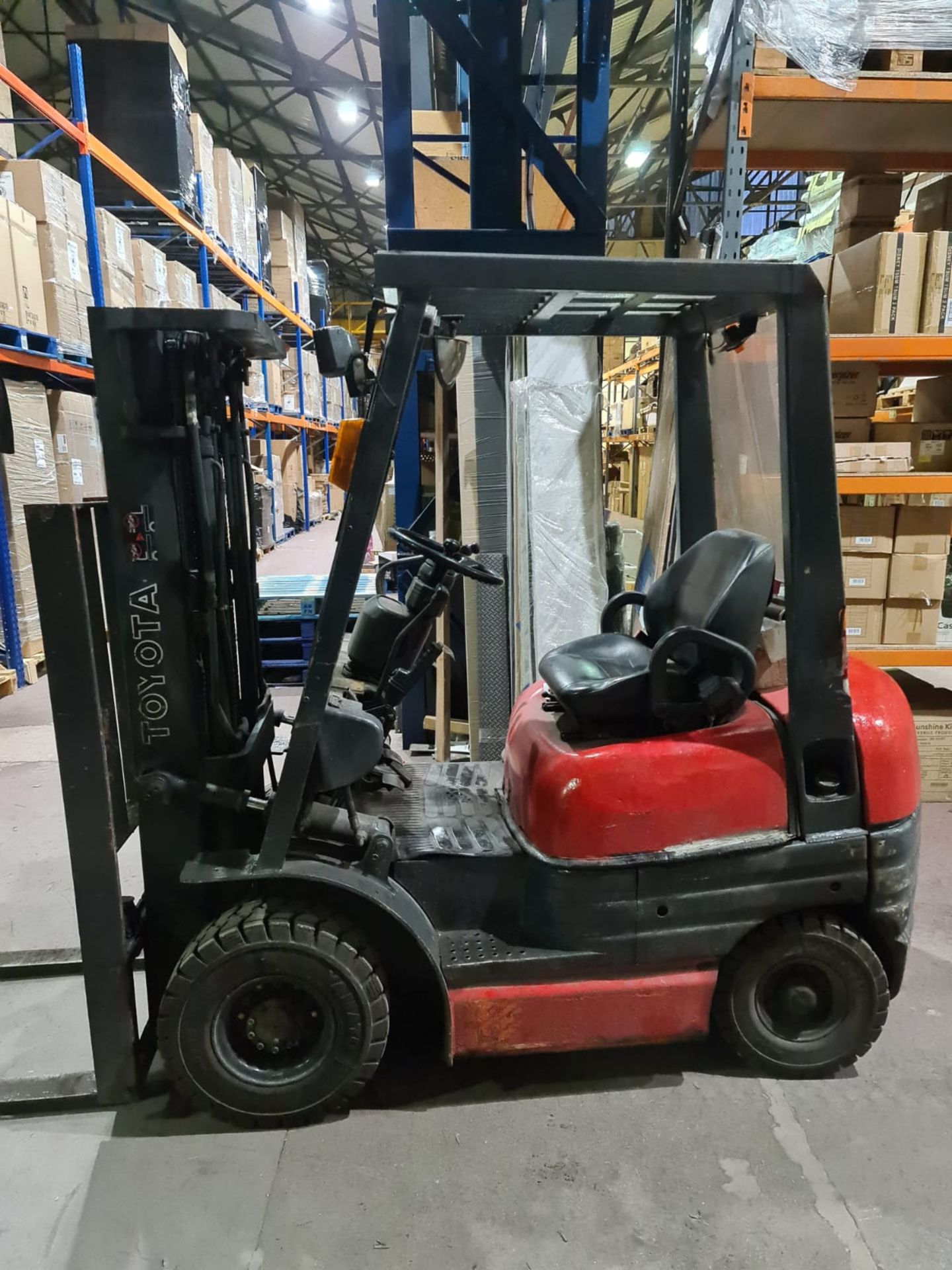 TOYOTA TRIPLE MAST CONTAINER SPEC DIESEL FORK LIFT TRUCK - Image 5 of 6