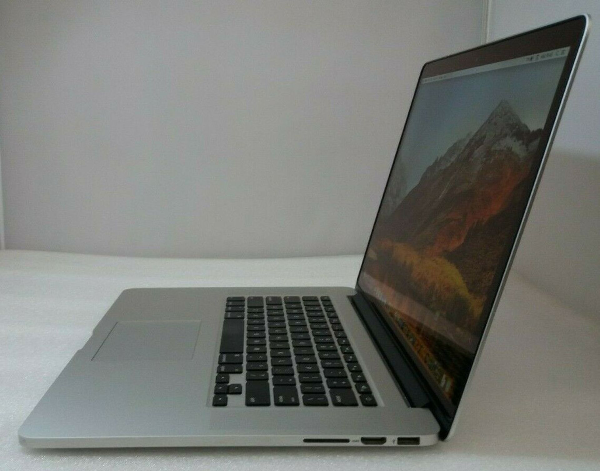 APPLE MACBOOK PRO A1502, 13.3", 2.6GHZ, i5 PROCESSOR, 8GB RAM, 251GB SSD, (DELIVERY ONLY AT £10 PLUS - Image 4 of 5