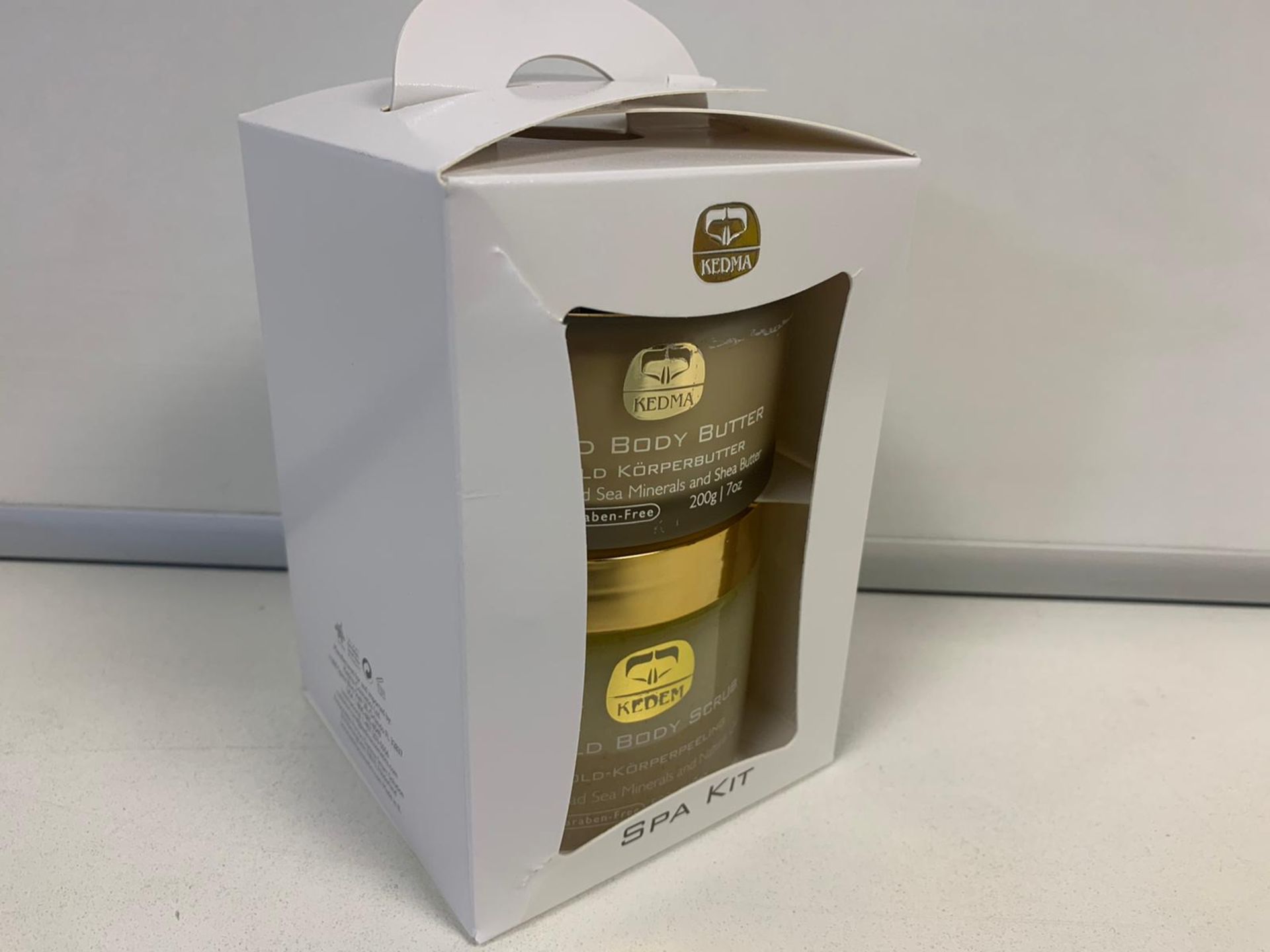 BRAND NEW KEDMA SPA KIT INCLUDING GOLD BODY SCRUB AND GOLD BODY BUTTER