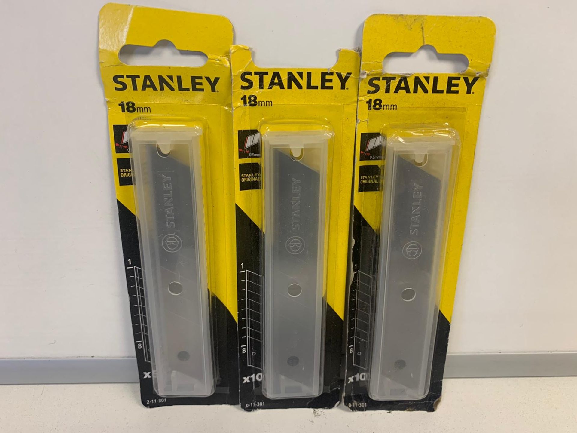 12 X BRAND NEW PACKS OF 10 18MM STANLEY REPLACEMENT BLADES