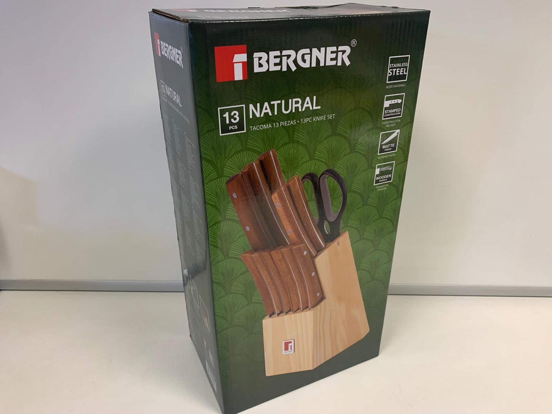 BRAND NEW BOXED BERGNER 13 PIECE NATURAL STAINLESS STEEL KNIFEBLOCK SET. (NOTE: COLLECTION ONLY - ID