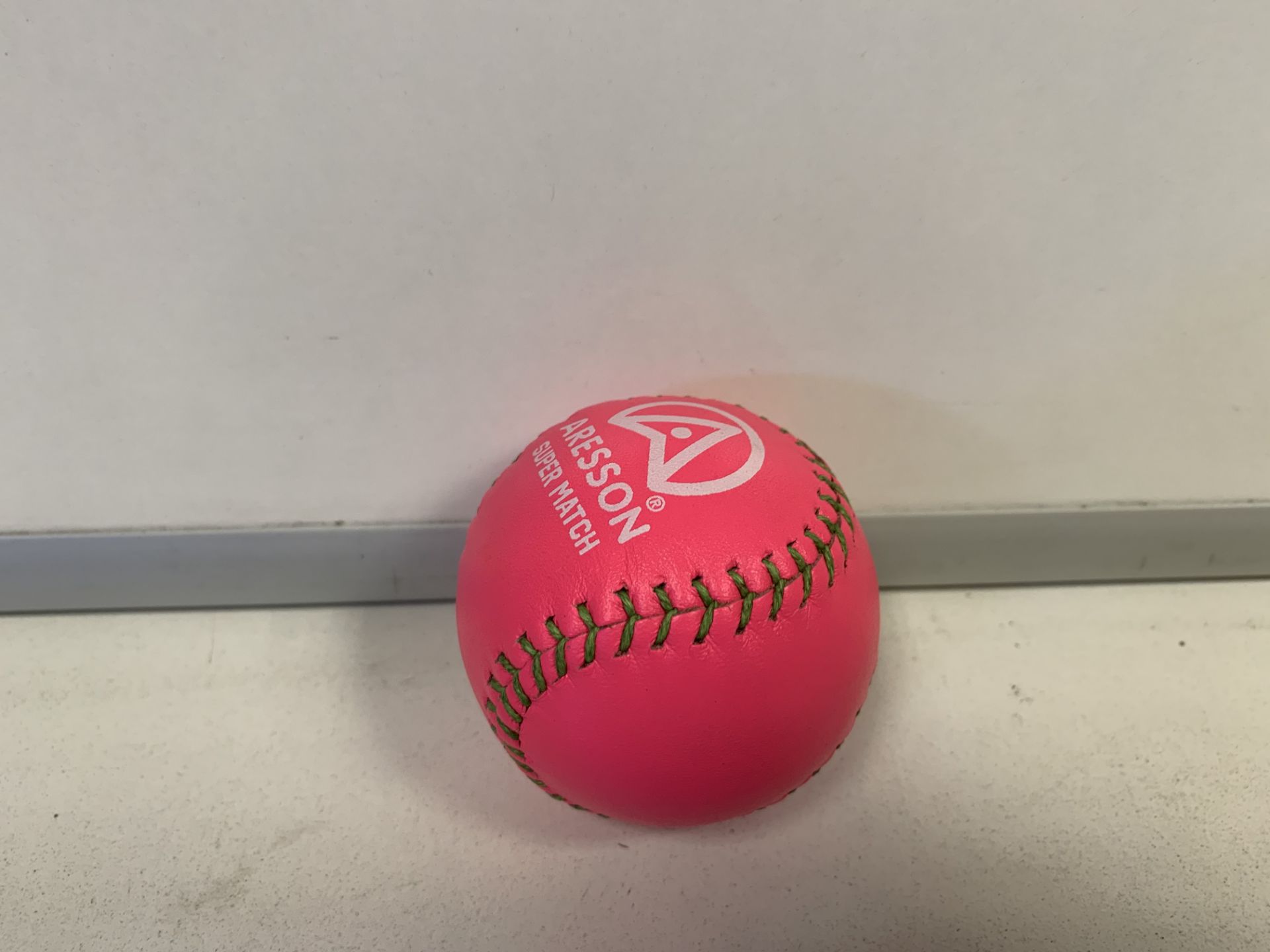 36 X BRAND NEW ARESSON SUPER MATCH PINK ROUNDERS BALLS