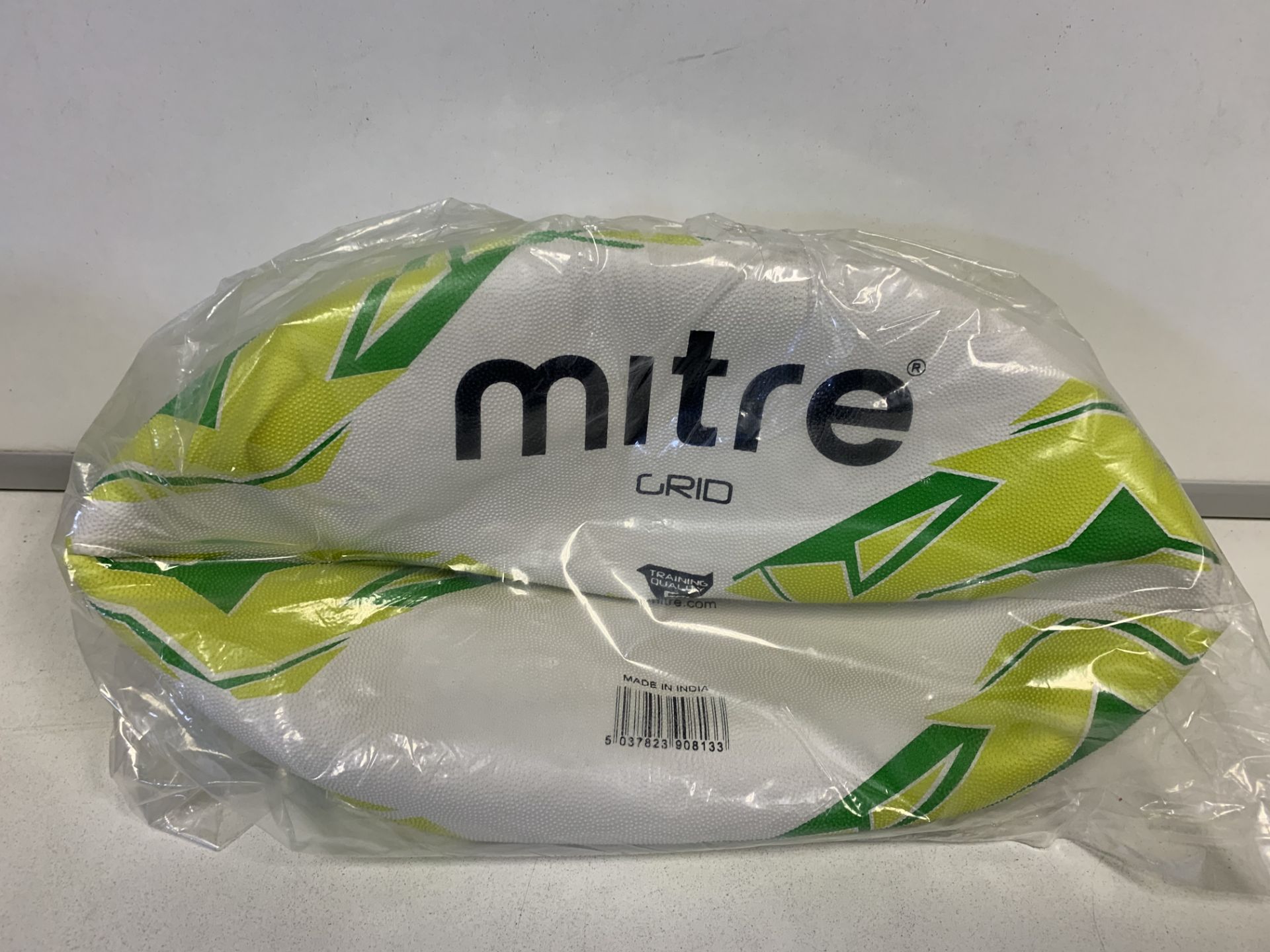 12 x NEW MITRE SIZE 5 RUGBY BALLS