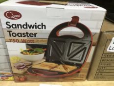 QUEST 750 WATT SANDWICH TOASTER