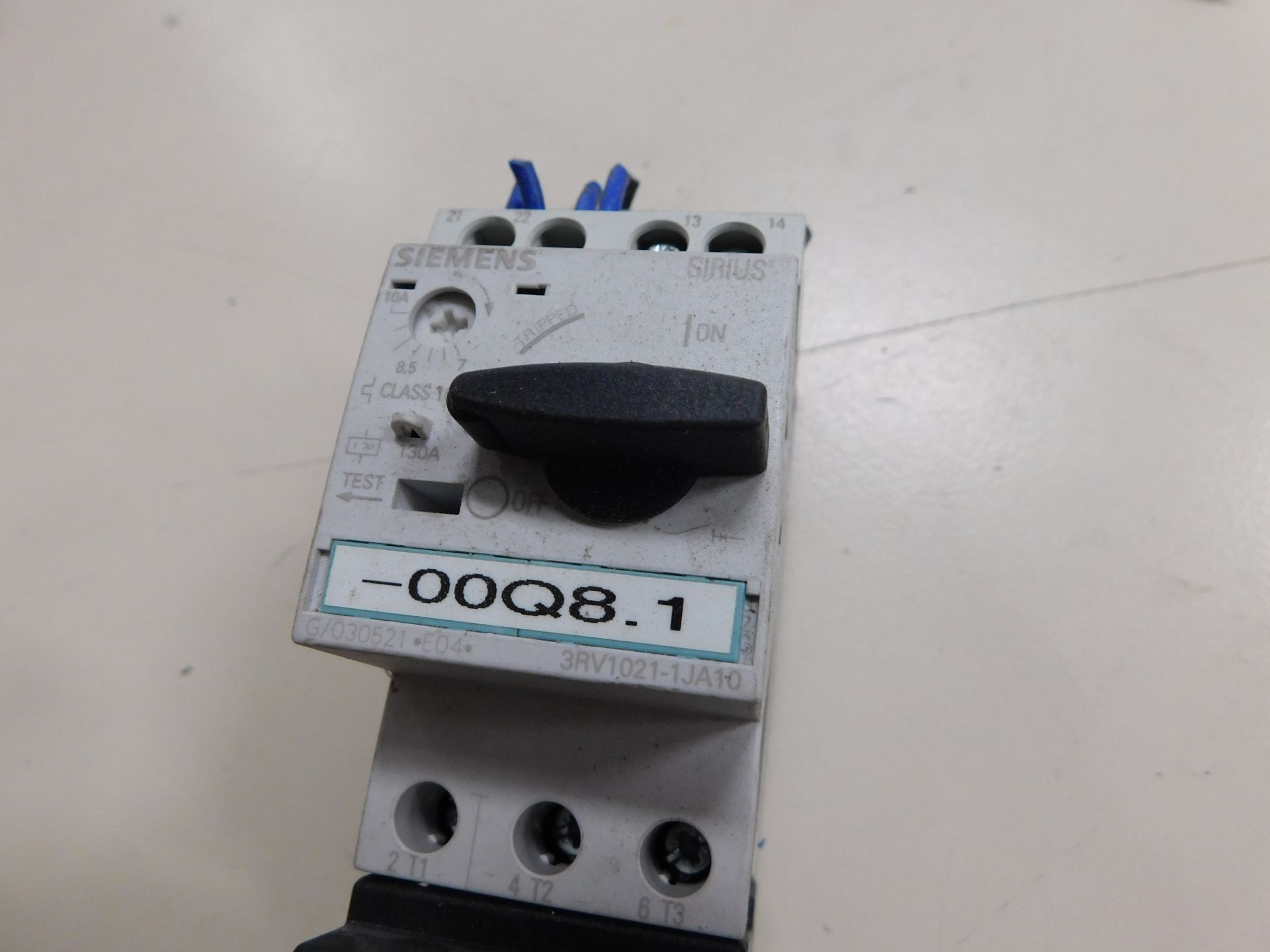 SIEMENS CIRCUIT BREAKER 3RV1021-1GA10 - Image 4 of 8