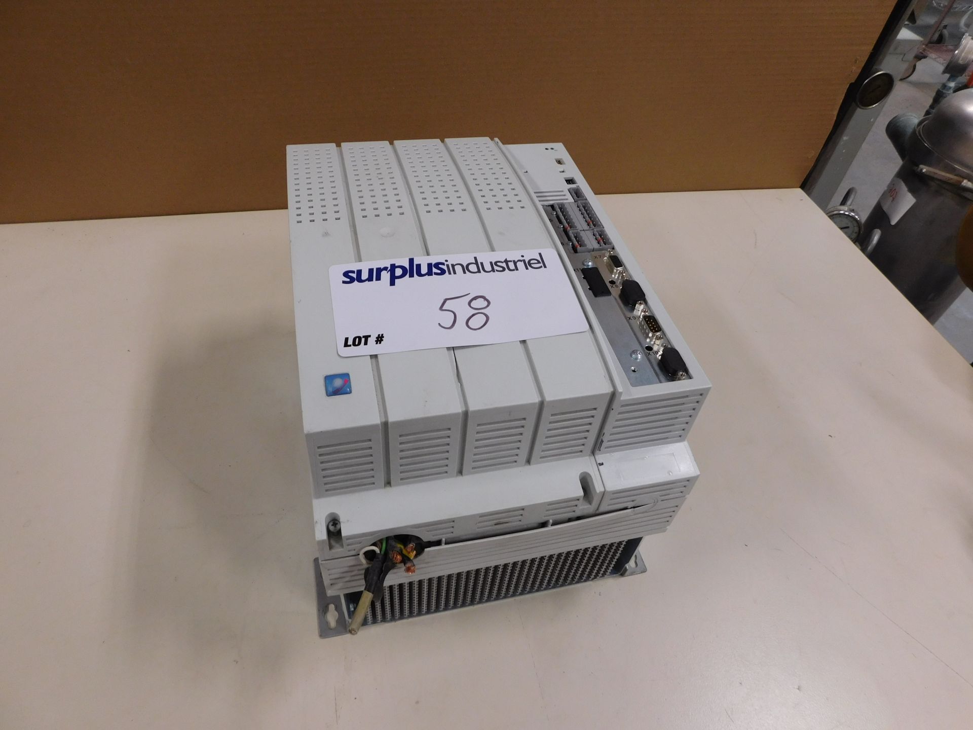 LENZE EVS9327-ES SERVO-INVERTER