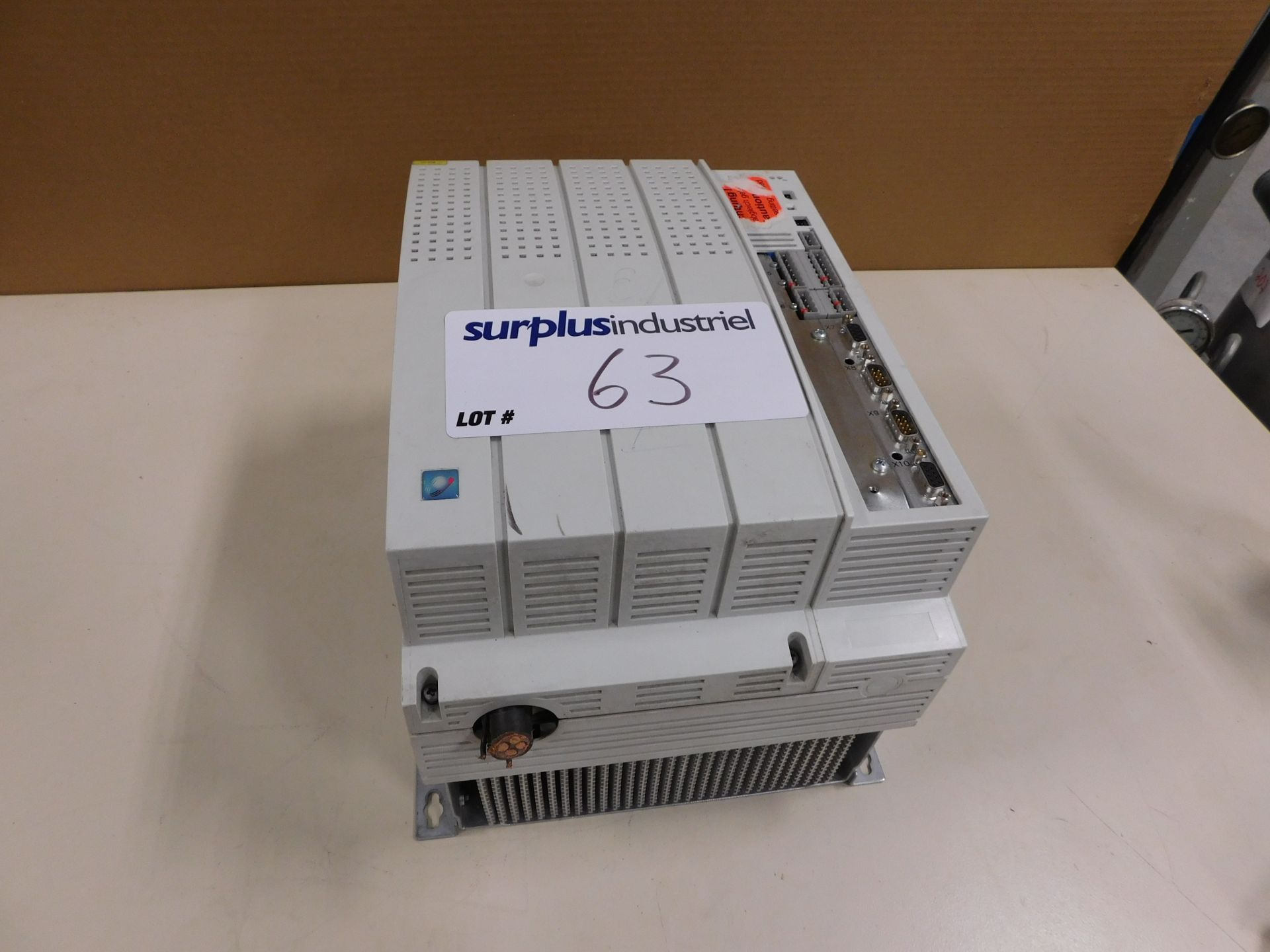 LENZE EVS9327-ES SERVO-INVERTER