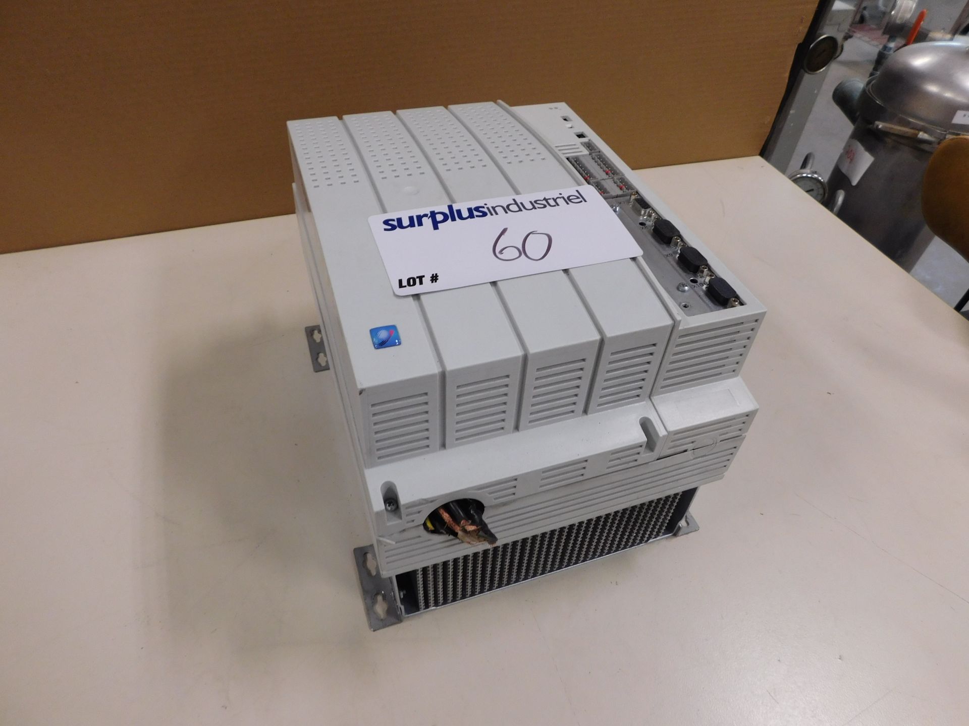 LENZE EVS9327-ES SERVO-INVERTER