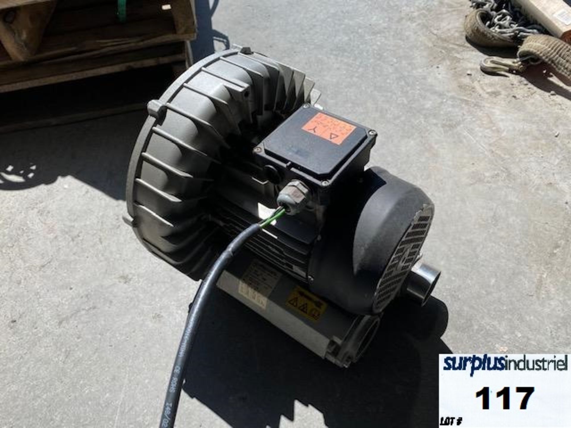 Blower 2.5 hp 230 volt 3 phases