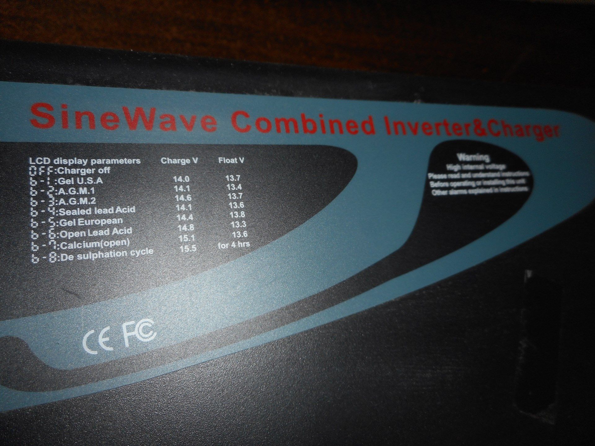 SINEWAVE COMBINEDINVERTER AND CHARGER MODEL: LW2000-E-12-C - Image 3 of 6