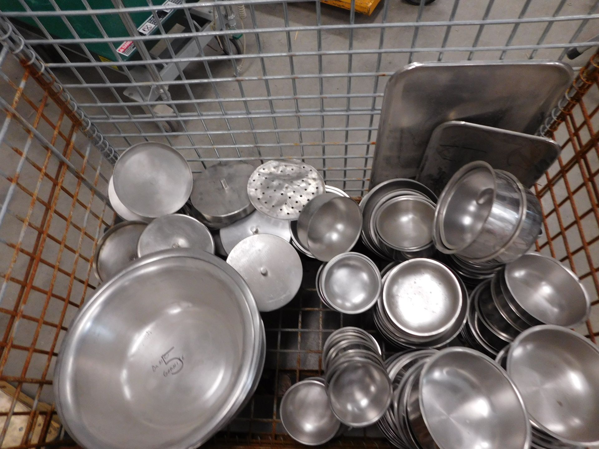 Lot of stainless steel bowl  *Metal basket not included - Image 4 of 7