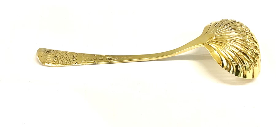 Georgian silver sifter spoon full London silver hallmarks with gold giltmeasures approx 19cm log spo - Image 3 of 7