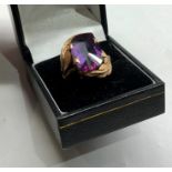 large 14ct gold amethyst coloured stone dress ring with floral design central stone measures approx
