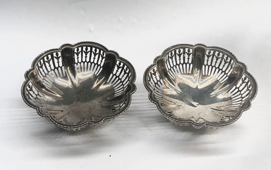 Pair of antique silver pierced sweet dishes Birmingham silver hallmarks each measures approx 12.5cm - Image 2 of 5