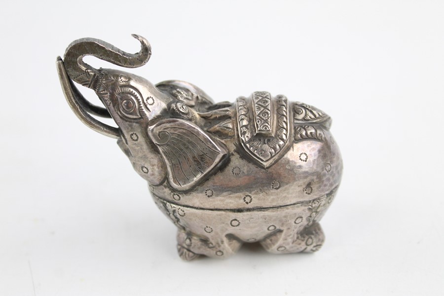 Pair of stamped 900 silver elephant shaped trinket boxes (109g) - Image 7 of 7