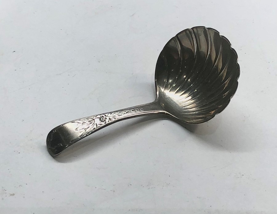 Fine Georgian silver tea caddy spoon full London silver hallmarks - Image 3 of 5