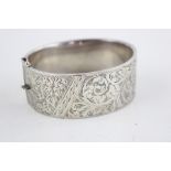 Vintage 925 Sterling silver wide bangle with floral engraved design, boxed (31g)