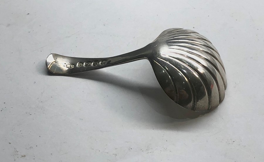 Fine Georgian silver tea caddy spoon full London silver hallmarks - Image 4 of 5