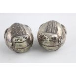 Pair of stamped 900 silver frog shaped trinket boxes (79g)