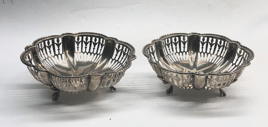 Pair of antique silver pierced sweet dishes Birmingham silver hallmarks each measures approx 12.5cm - Image 3 of 5