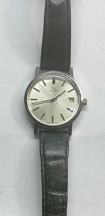 Vintage gent Omega wrist watch is in good condition and working but no warranty is given