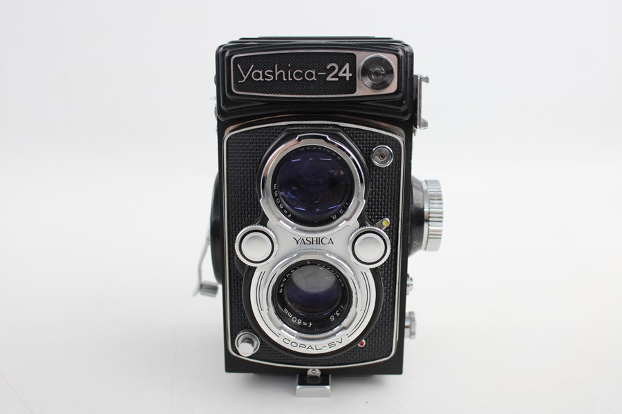 Yashca 24 Twin lens film camera w/ Yashica 80mm F/3.5 Lens - Image 2 of 9