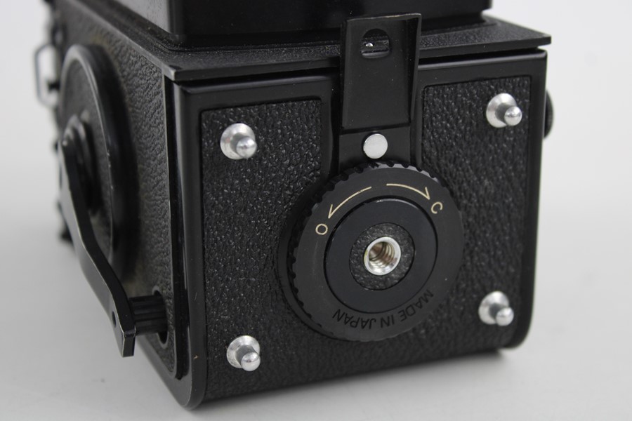 Yashica Mat 124 G Twin Lens Reflex FILM CAMERA w/ 80mm F/2.8 Lens & Case - Image 8 of 10