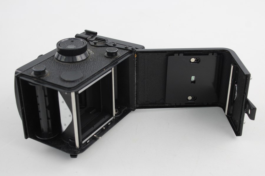 Yashica Mat 124 G Twin Lens Reflex FILM CAMERA w/ 80mm F/2.8 Lens & Case - Image 10 of 10