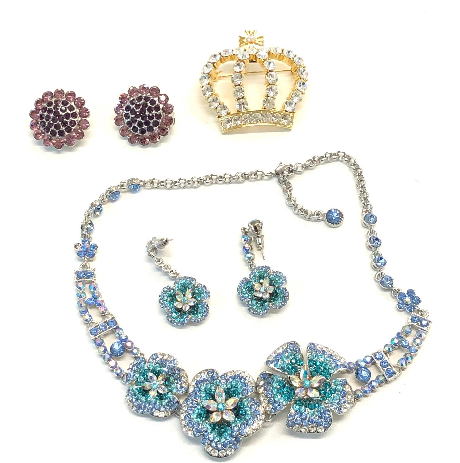 Butler and Wilson necklace costume jewellery includes necklace earrings etc