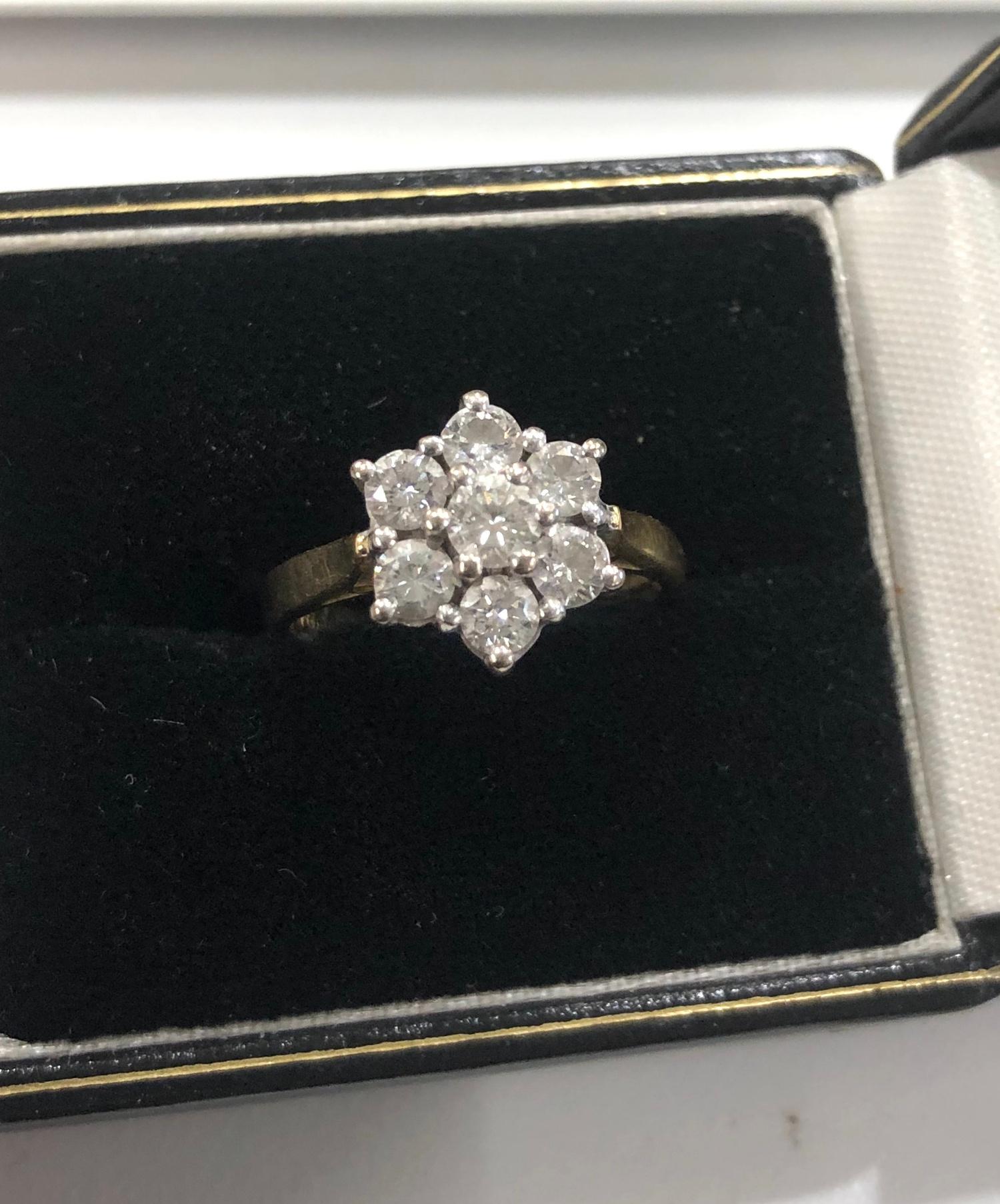 1.00ct diamond flower cluster ring in 18ct gold size M/6.5
