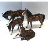 4 Beswick horses and fowls