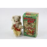 Vintage knitting cat wind up toy w/ Original key & box working In vintage condition Signs of use &