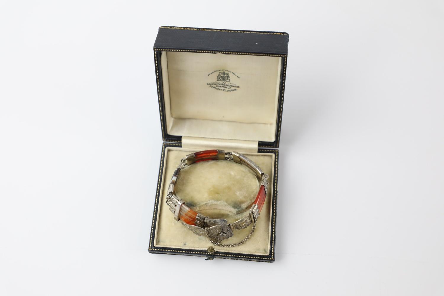Victorian banded agate & silver buckle bracelet - Image 2 of 4