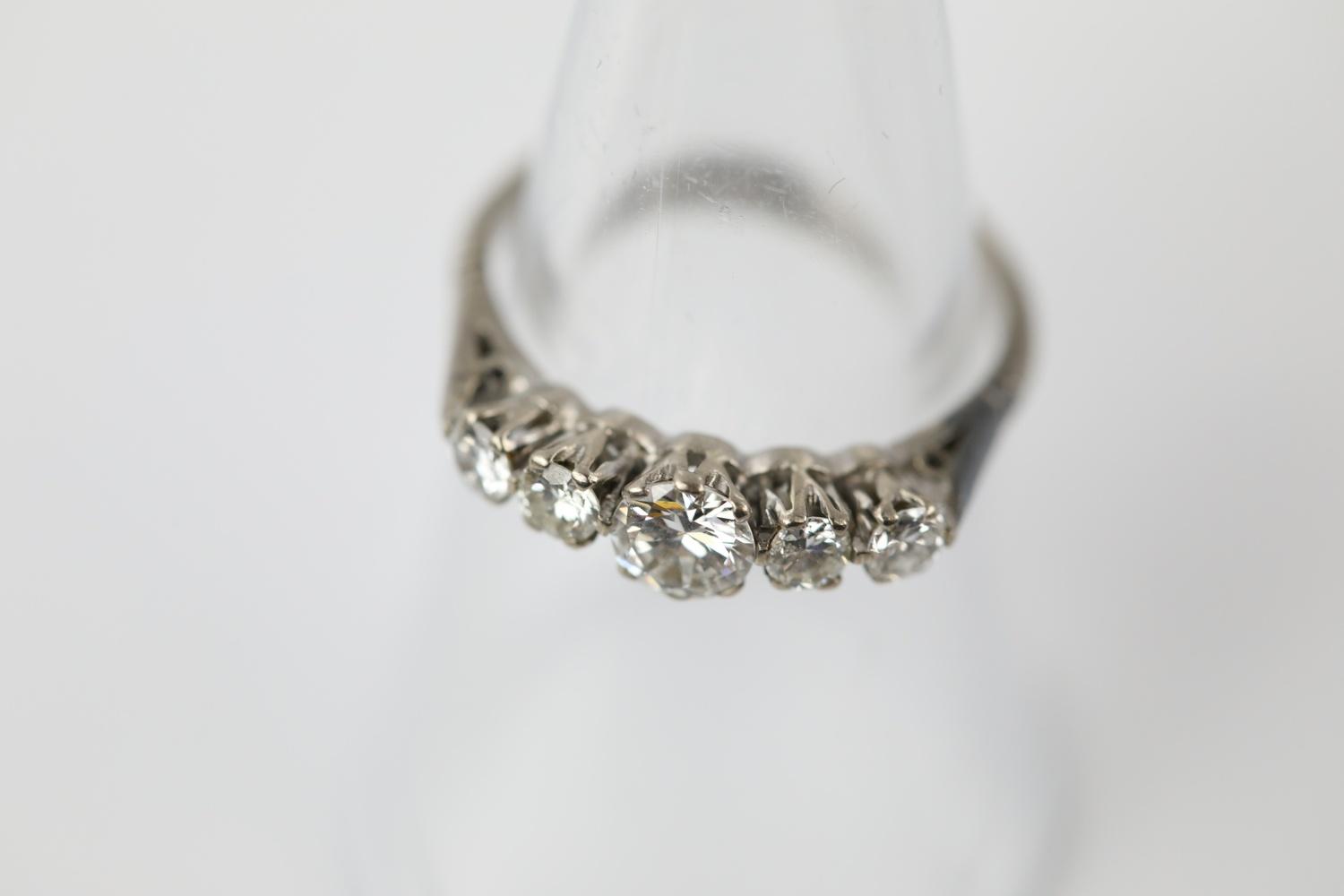 18kt White gold graduated diamond five stone, half eternity ring - Image 3 of 4