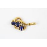 22k Gold sapphire ornate pendant (4g)