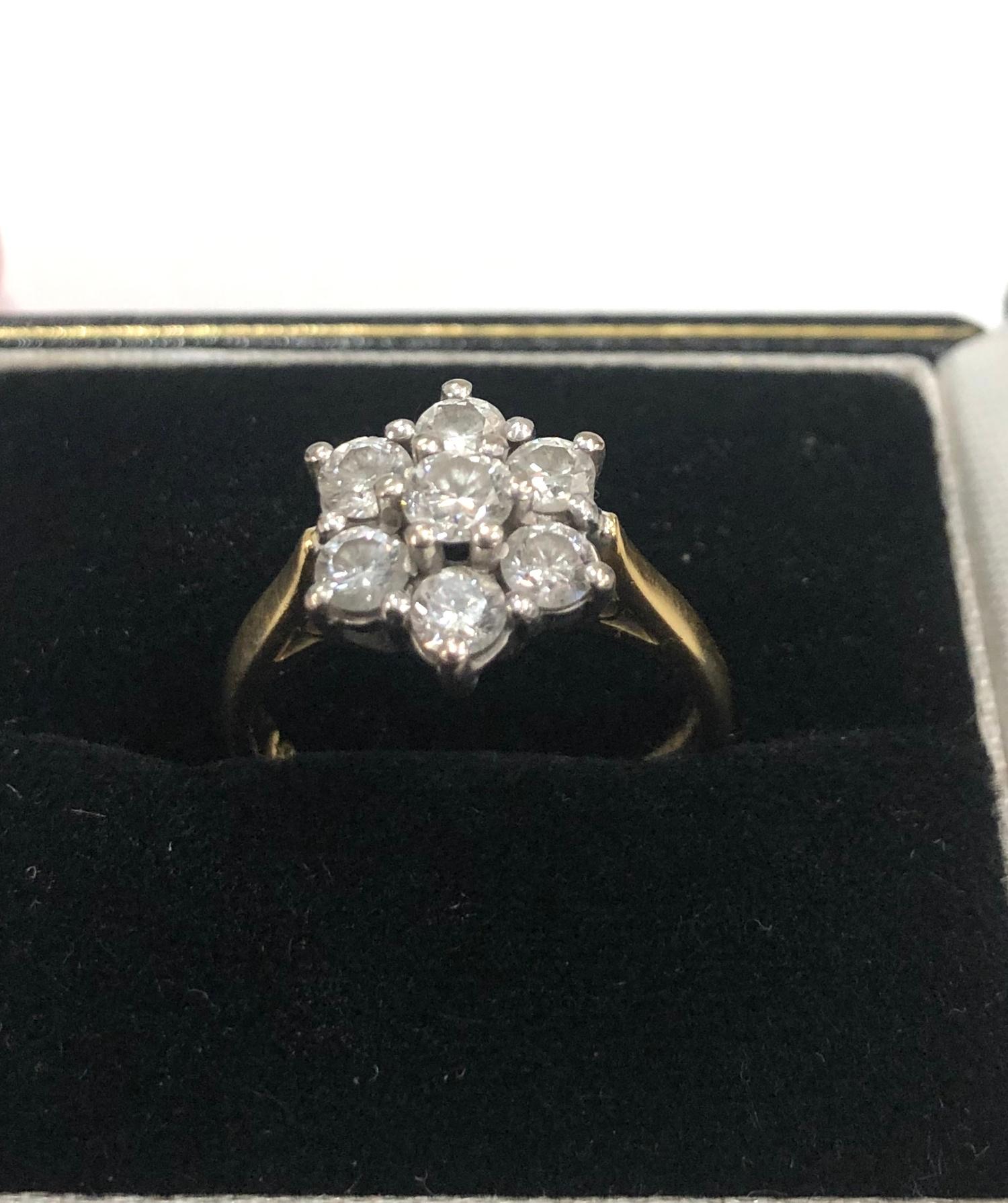 1.00ct diamond flower cluster ring in 18ct gold size M/6.5 - Image 2 of 4