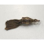 Victorian multi tone gold tassel charm (2.2g)