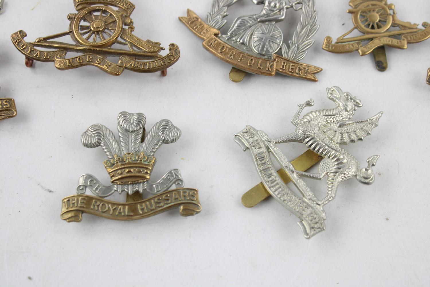 12 assorted vintage military cap badges includes WW1 and WW2 Etc