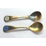 2 Silver Georg Jensen year spoons 1980 and 1981 weight 92g