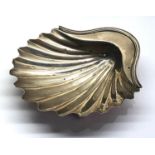 Georgian silver shell dish measures approx. 11.5cm by 10.5cm