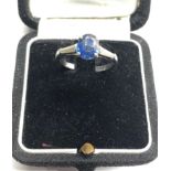 Platinum sapphire ring central sapphire measures approx 9mm by 6.5mm